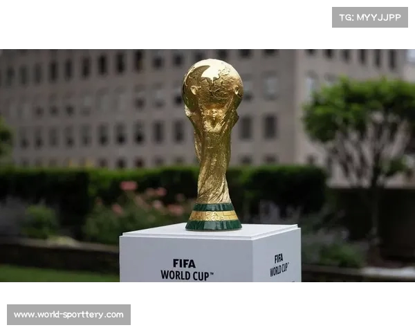 FIFA世俱杯奖杯首次亮相全球科技展震撼登场引发关注 FIFA世俱杯奖杯首次亮相全球科技展震撼登场引发关注